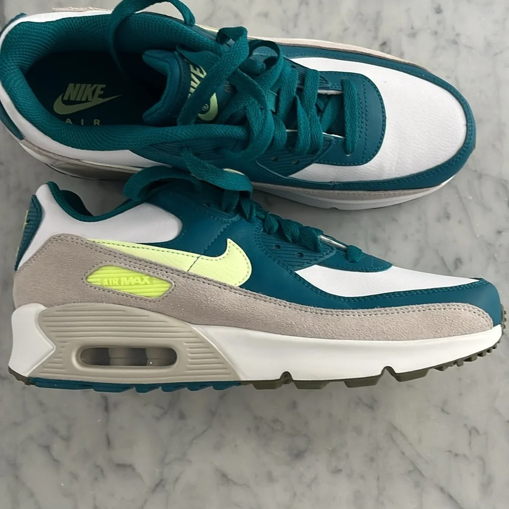 NIKE White & Green Air Max 90 Big Kids Sneakers - Picture 2 of 8
